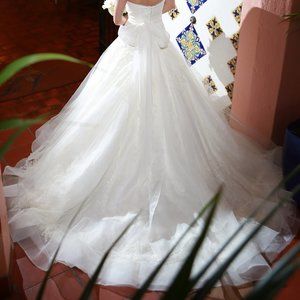 Vera Wang Wessing dress for sale